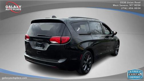 2018 Chrysler Pacifica Touring-L Plus