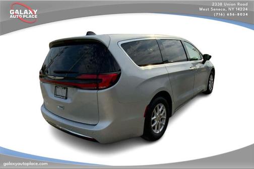 Silver Mist Clearcoat 2024 Chrysler Pacifica Touring-L