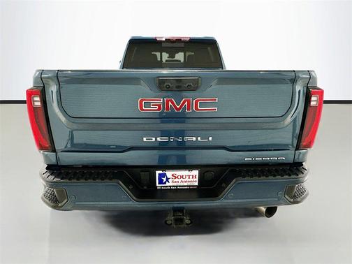 2024 GMC Sierra 2500 Denali