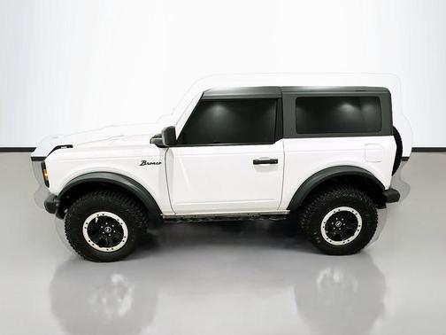 Oxford White 2024 Ford Bronco Black Diamond