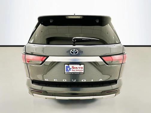 2023 Toyota Sequoia Capstone