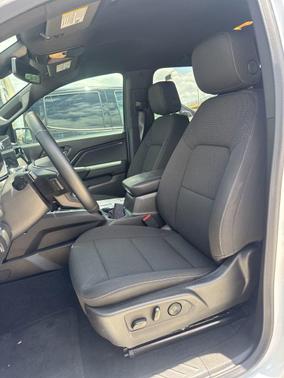 Summit White 2025 GMC Canyon Elevation