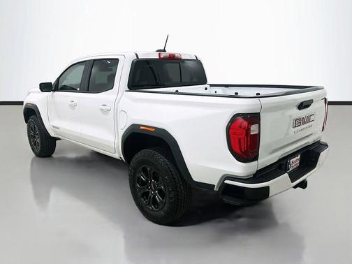 Summit White 2025 GMC Canyon Elevation