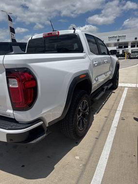Summit White 2025 GMC Canyon Elevation