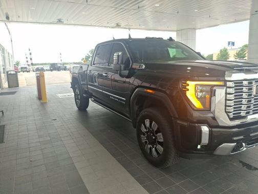 Onyx Black 2024 GMC Sierra 2500 Denali