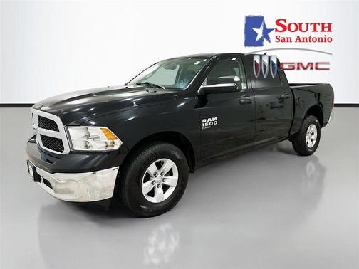Diamond Black Crystal Pearlcoat 2023 RAM 1500 Classic SLT