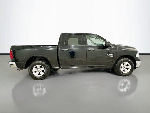 Diamond Black Crystal Pearlcoat 2023 RAM 1500 Classic SLT