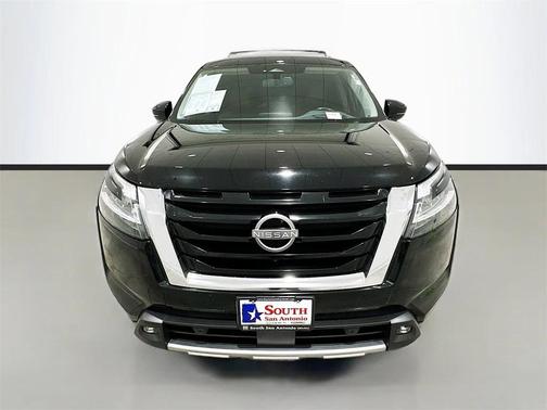 2022 Nissan Pathfinder Platinum 2WD