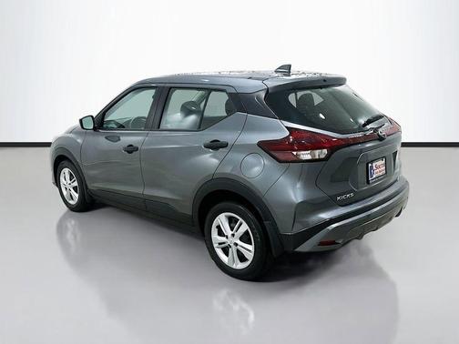 Gun Metallic 2024 Nissan Kicks S