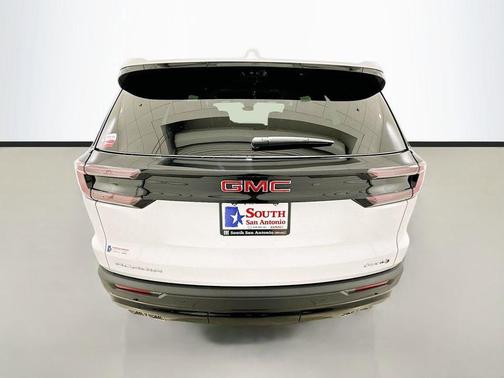 Summit White 2026 GMC Acadia AT4 AWD