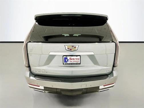 2025 Cadillac Escalade Luxury