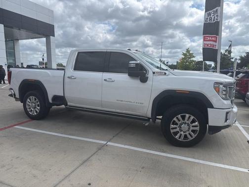 White Frost Tricoat 2022 GMC Sierra 2500 Denali