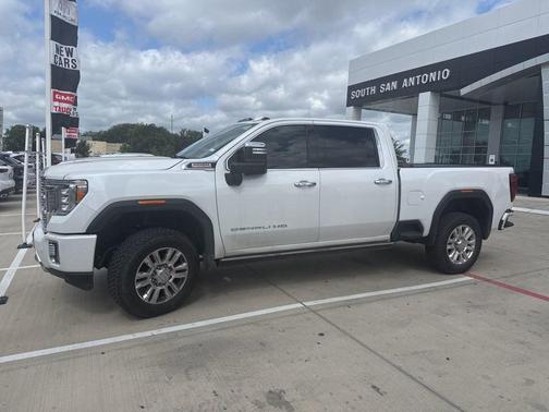 White Frost Tricoat 2022 GMC Sierra 2500 Denali