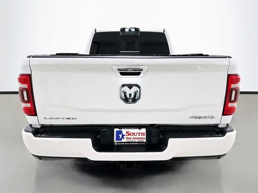 2022 RAM 2500 Limited Crew Cab 4x4 6'4' Box