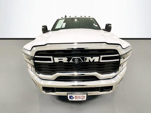 Bright White Clearcoat 2025 RAM 3500 Tradesman Crew Cab 4x4 8' Box