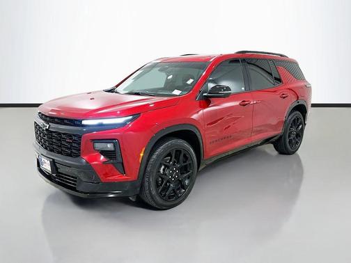 Radiant Red Tintcoat 2025 Chevrolet Traverse RS