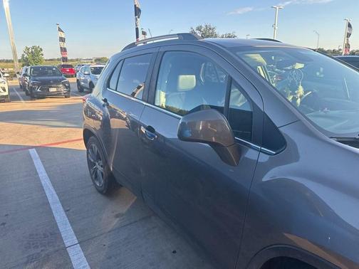 Stone Gray Metallic 2020 Chevrolet Trax LT