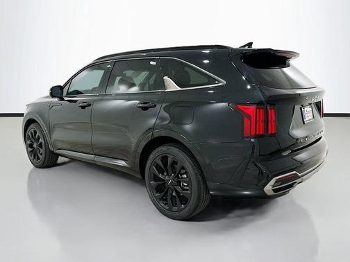 Ebony Black 2022 Kia Sorento SX