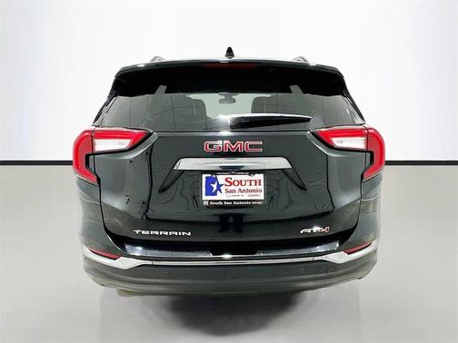 2024 GMC Terrain AWD AT4