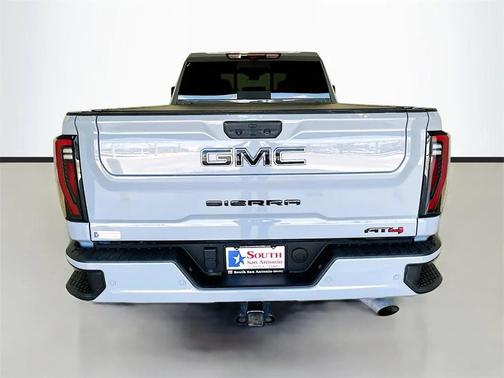 2024 GMC Sierra 2500 AT4