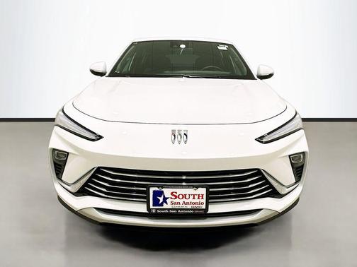 Summit White 2026 Buick Envista Preferred FWD