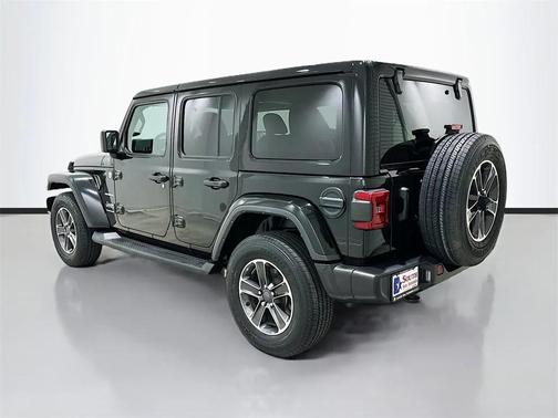 2023 Jeep Wrangler 4-Door Sahara 4x4