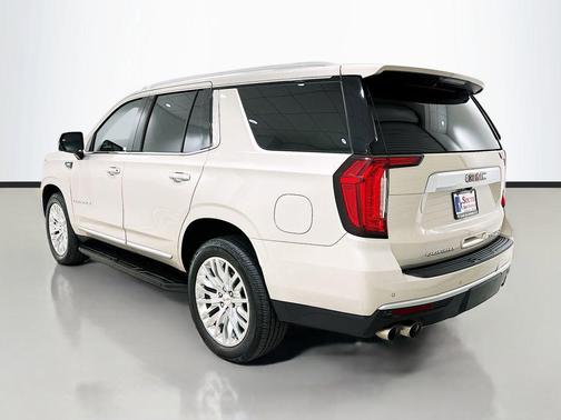 Pearl Beige Metallic 2021 GMC Yukon Denali