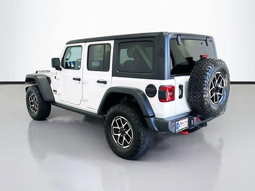 Bright White Clearcoat 2024 Jeep Wrangler Rubicon