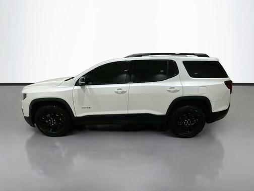 White Frost Tricoat 2022 GMC Acadia AWD AT4