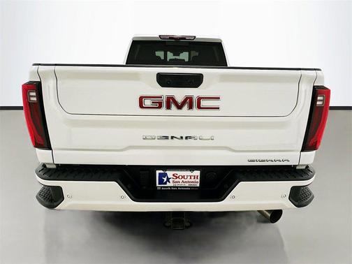 2025 GMC Sierra 2500 Denali