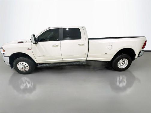 2024 RAM 3500 Laramie Crew Cab 4x4 8' Box