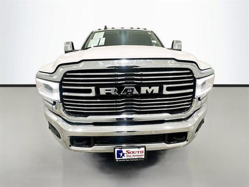 2024 RAM 3500 Laramie Crew Cab 4x4 8' Box