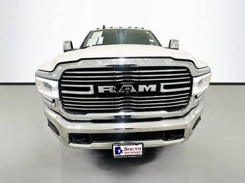 2024 RAM 3500 Laramie Crew Cab 4x4 8' Box