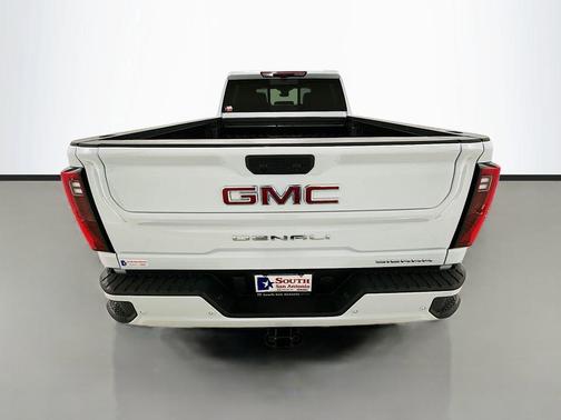 Glacier White Tricoat 2026 GMC Sierra 2500 Denali