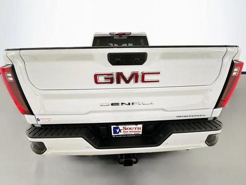Glacier White Tricoat 2026 GMC Sierra 2500 Denali