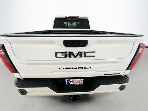 White Frost Tricoat 2025 GMC Sierra 2500 Denali Ultimate
