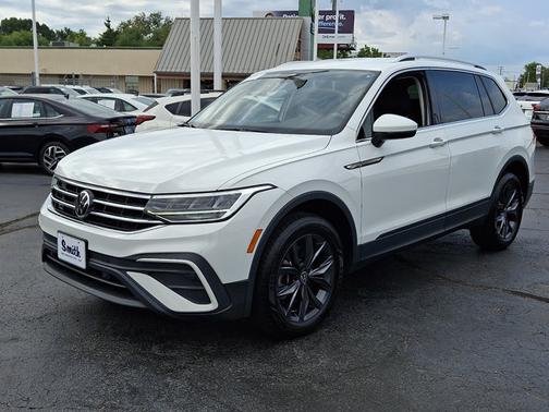 Pure White 2024 Volkswagen Tiguan 2.0T SE