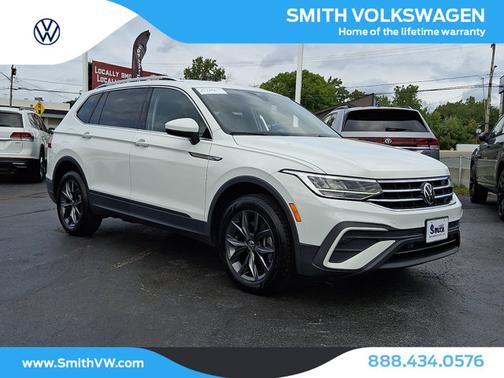 Pure White 2024 Volkswagen Tiguan 2.0T SE