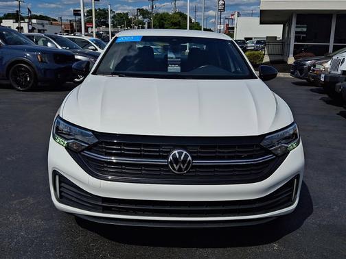 Pure White 2023 Volkswagen Jetta 1.5T Sport