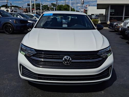 Pure White 2023 Volkswagen Jetta 1.5T Sport