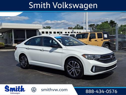 Pure White 2023 Volkswagen Jetta 1.5T Sport