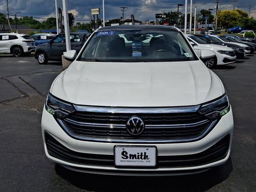 Opal White Pearl Effect 2024 Volkswagen Jetta 1.5T SE