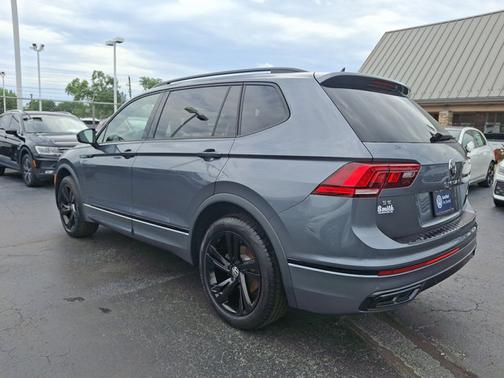 2024 Volkswagen Tiguan 2.0T SE R-Line Black