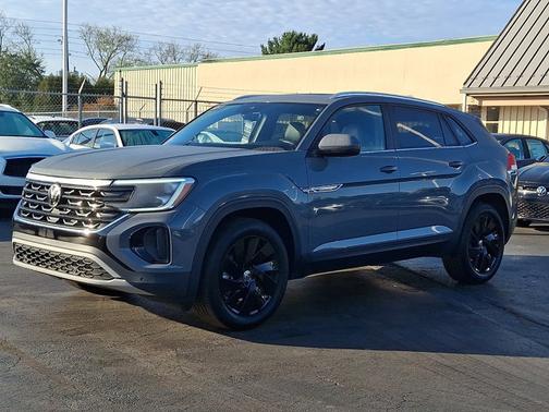 Pure Gray 2025 Volkswagen Atlas Cross Sport 2.0T SE w/ Technology