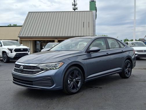 Platinum Gray Metallic 2024 Volkswagen Jetta 1.5T SE