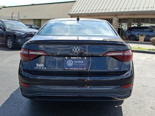 Deep Black Pearl Effect 2023 Volkswagen Jetta 1.5T SE