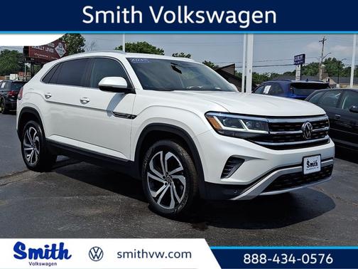 Opal White Pearl Effect 2023 Volkswagen Atlas Cross Sport 3.6 V6 SEL SUV