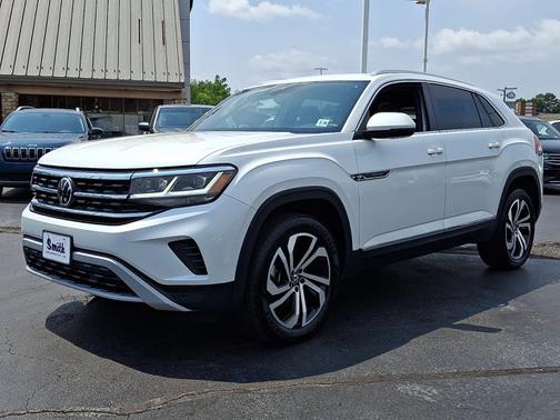 Opal White Pearl Effect 2023 Volkswagen Atlas Cross Sport 3.6 V6 SEL