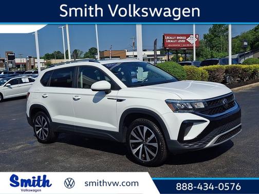 Pure White 2023 Volkswagen Taos 1.5T SE