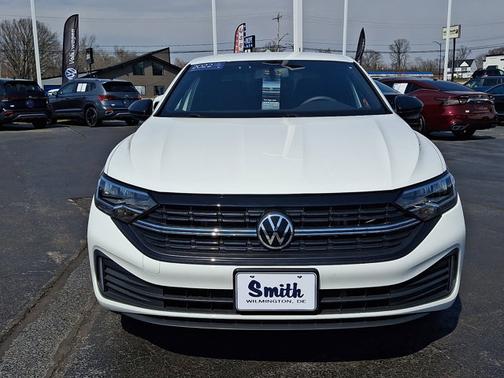 Pure White 2022 Volkswagen Jetta 1.5T Sport